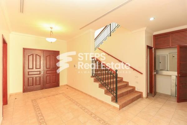Compound Villa with M...aids Room - 1
