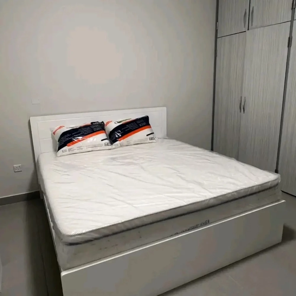 Bed or mattress available - 6