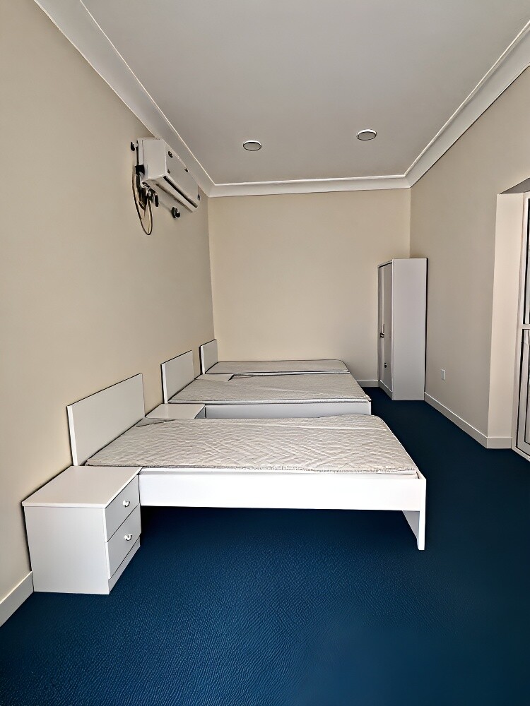 Bed or mattress available - 6