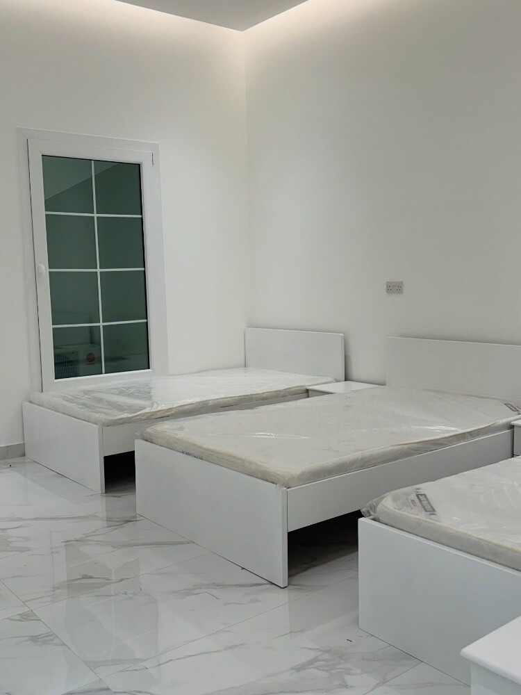 Bed or mattress available - 7