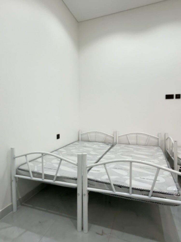 Bunk bed or mattress available - 9