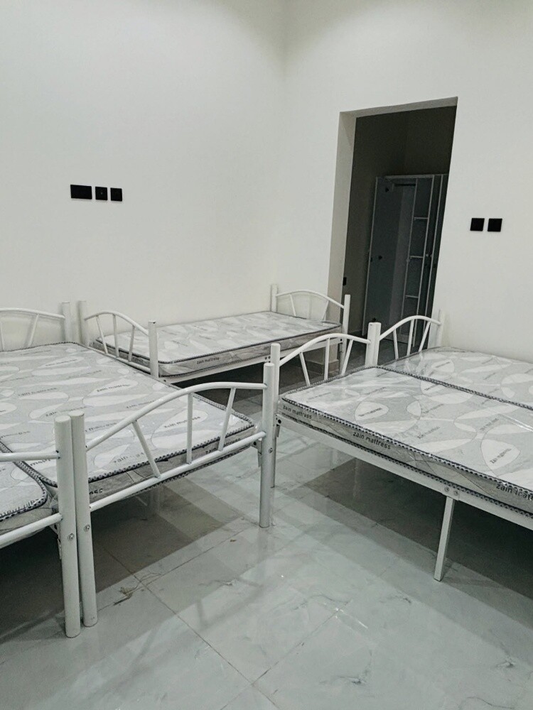 Bunk bed or mattress available - 4