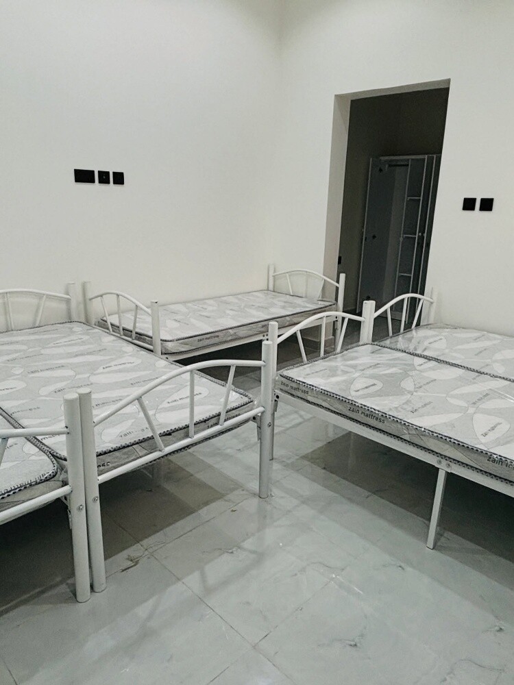 Bunk bed or mattress available - 7