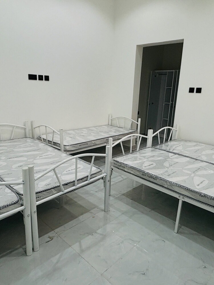Bunk bed or mattress available - 2