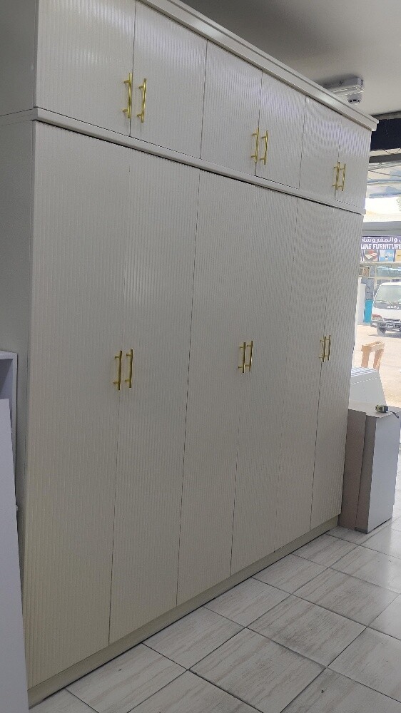 6 door cabinet new - 1