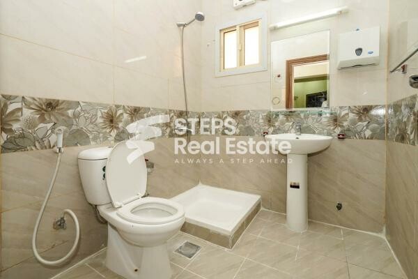 Villa in Gharrafat Al Rayyan - 3