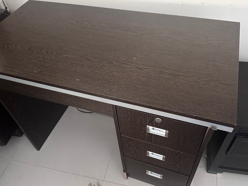 desk/study table well used(drawers) - 4
