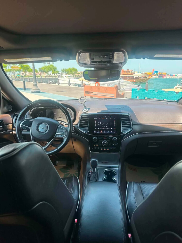 Jeep Grand Cherokee Overland 2019 - 2