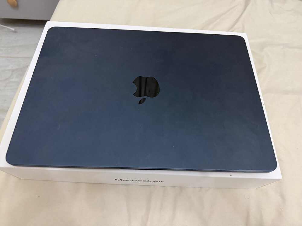 macbook air m2 - 1