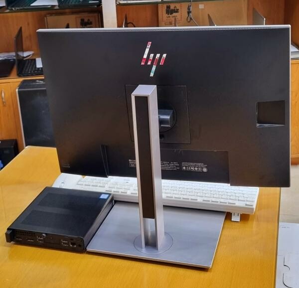 HP MINI PC + 23" FRAMELESS MONITOR - 4