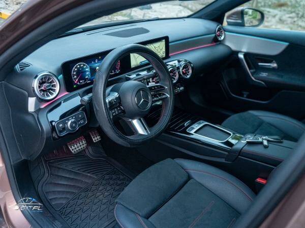 Mercedes Benz A200 - 12
