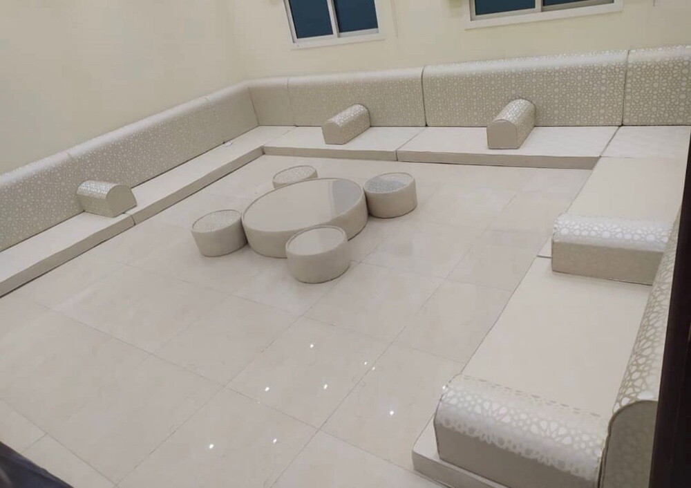 أريكة المجلس, - 16