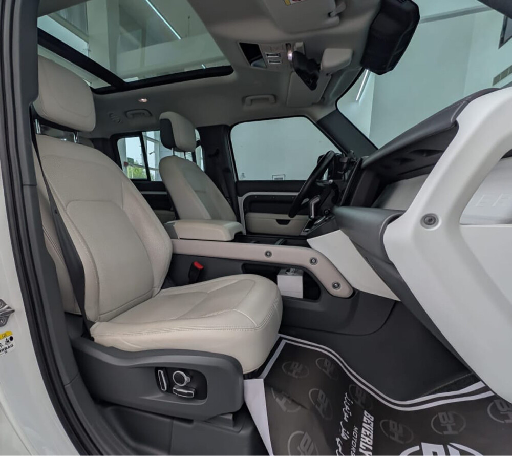 2023 Land Rover Defender 130 - 9