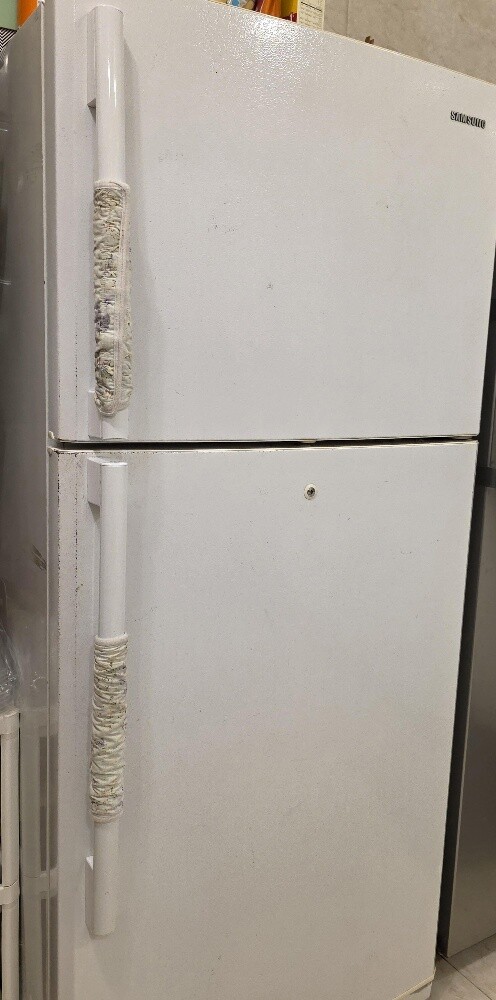 Samsung refrigerator - 1