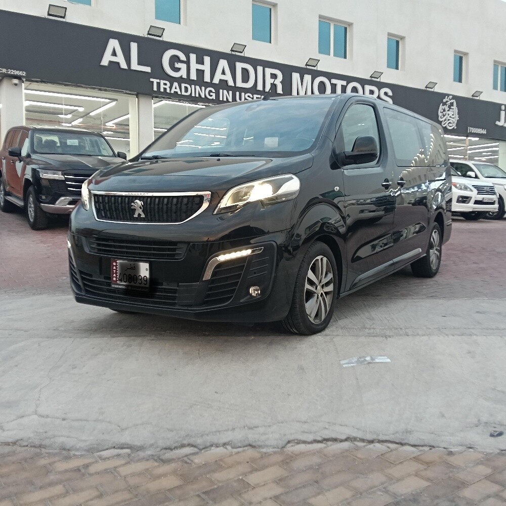 بيجو فان 2022 اسود - 1