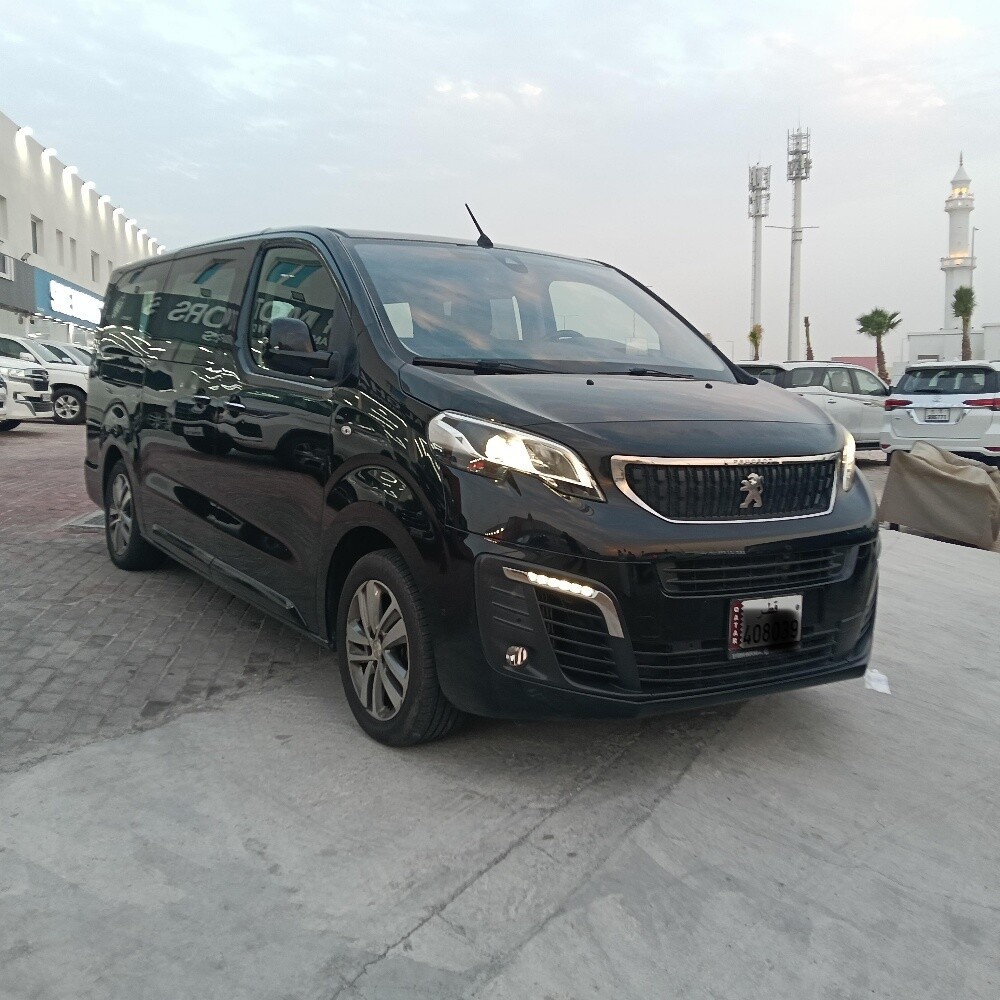 بيجو فان 2022 اسود - 3