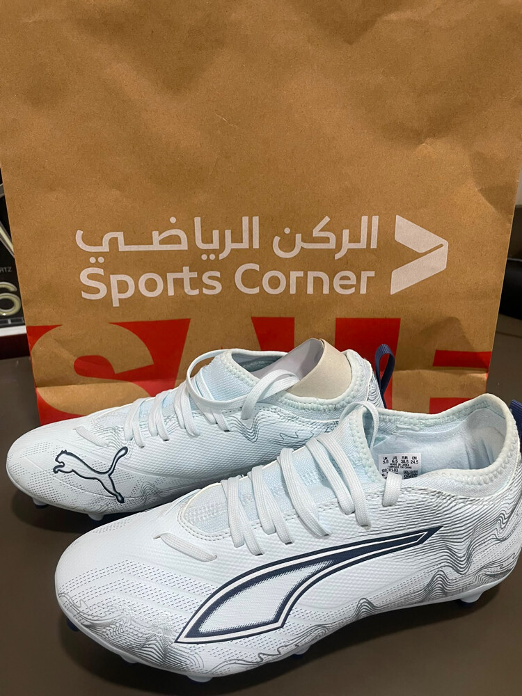 Puma soccer shoes   - 5