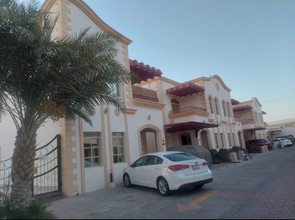 للبيع مجمع سكني مؤجر اسكان ع خالد - 2