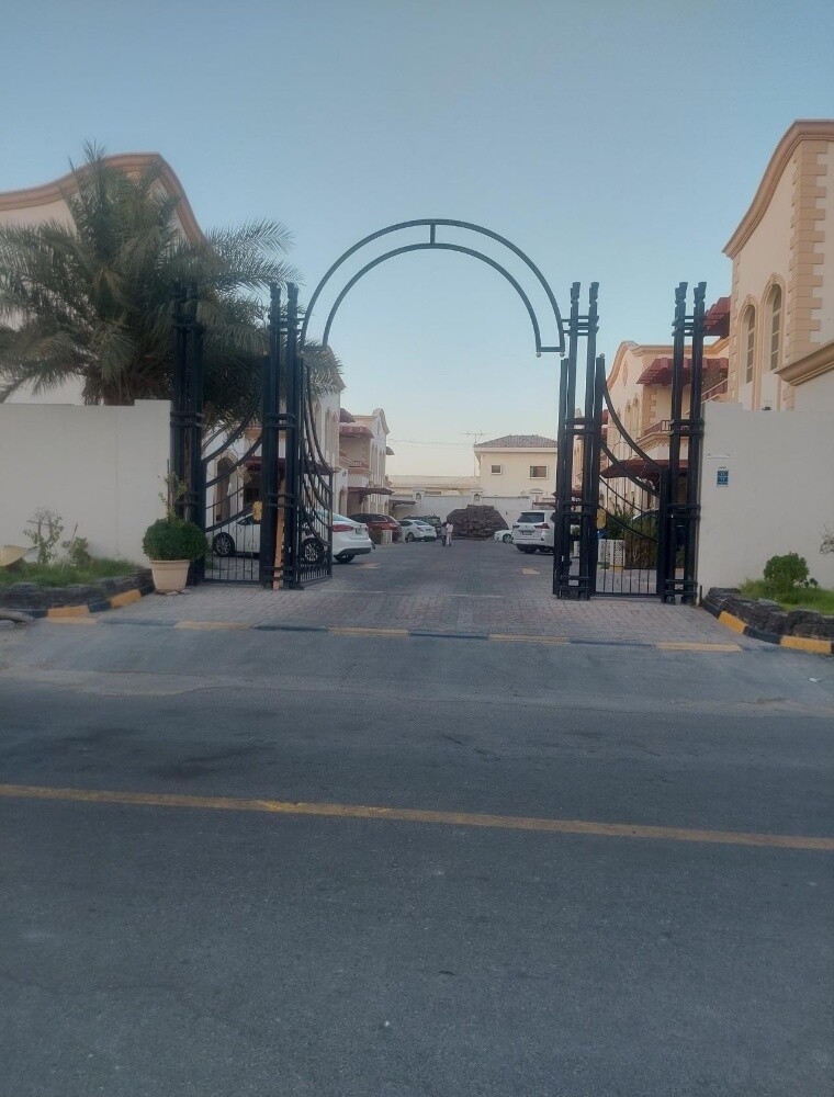 للبيع مجمع سكني مؤجر اسكان ع خالد - 4