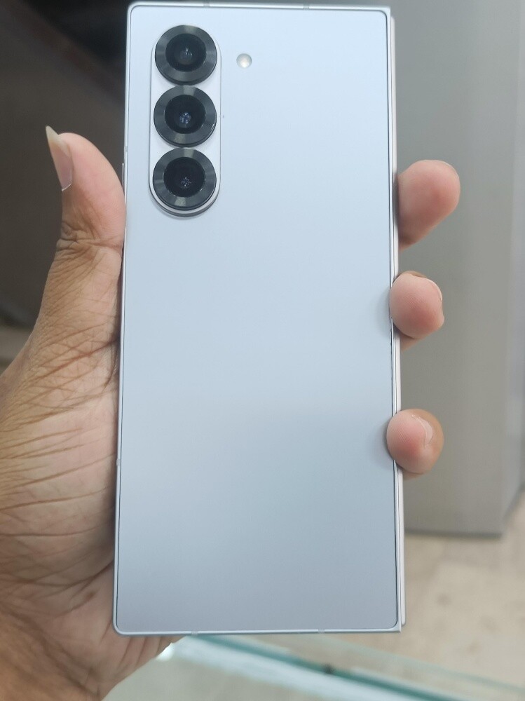 Samsung Galaxy Z Fold 6 - 4