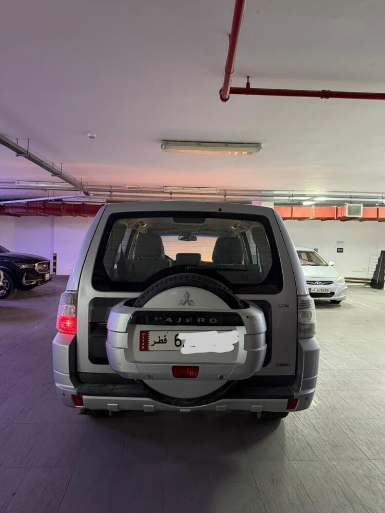 2014 Mitsubishi Pajero GLS - 5