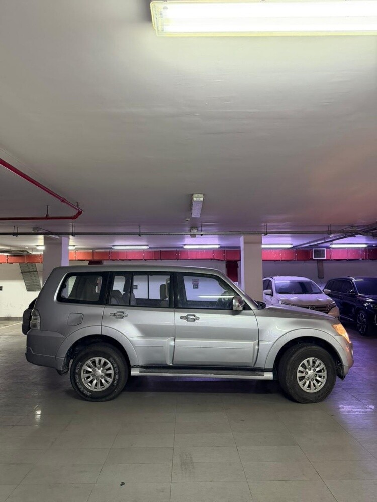 2014 Mitsubishi Pajero GLS - 6