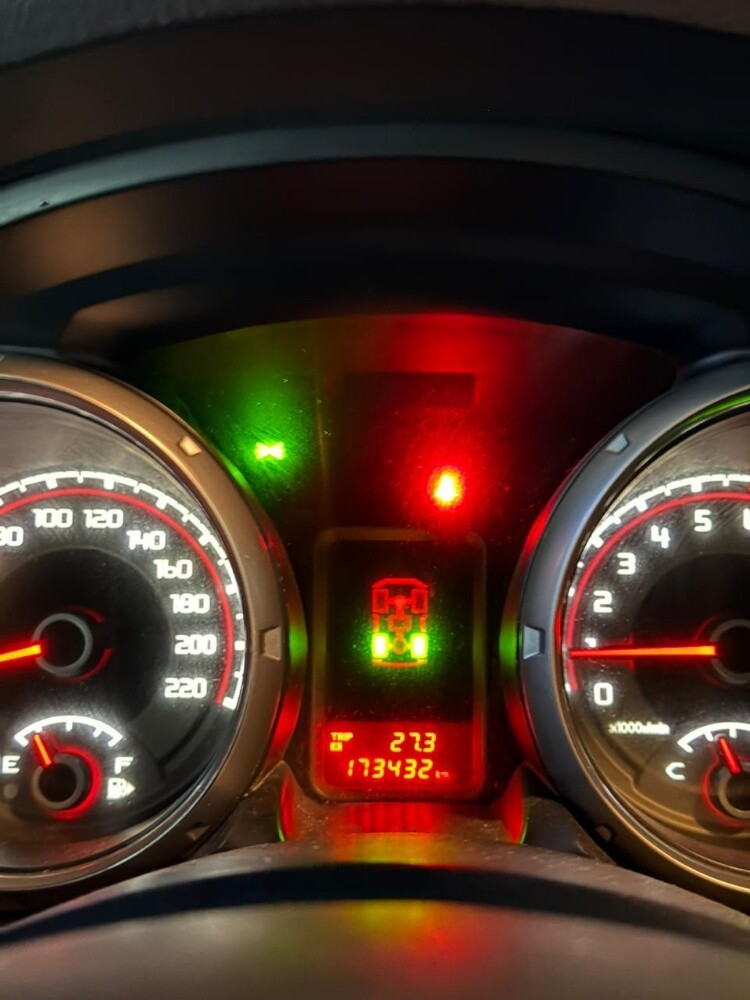 2014 Mitsubishi Pajero GLS - 3