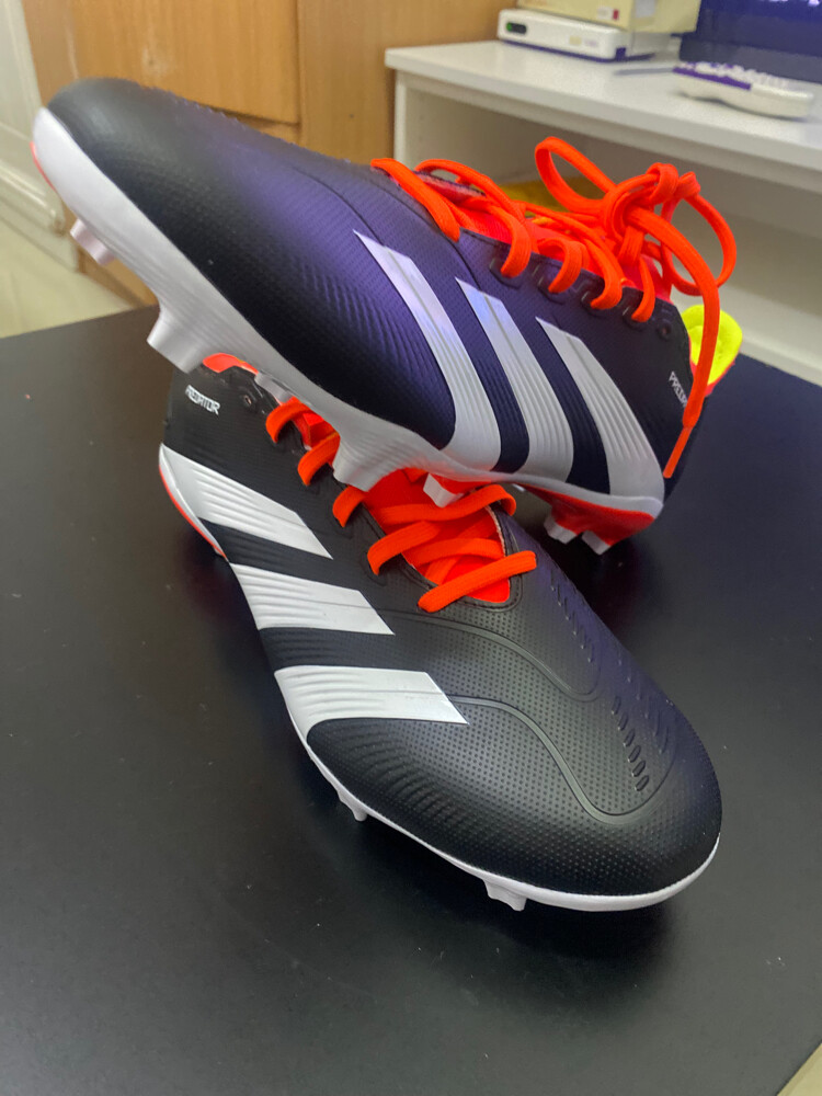   Original Adidas football boots - 8