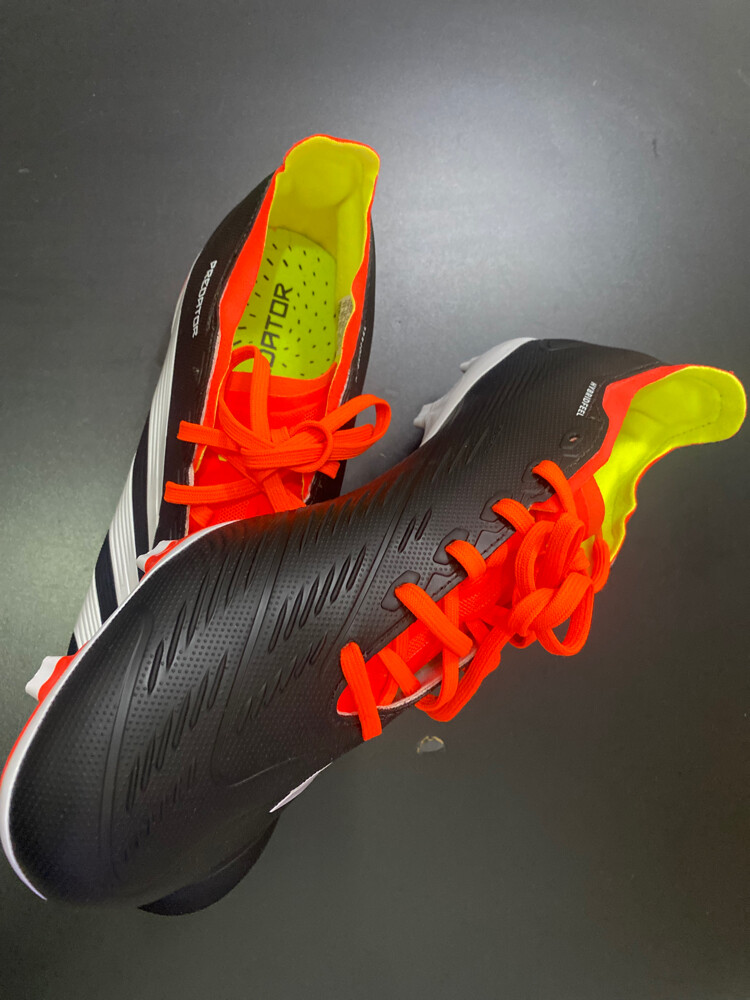   Original Adidas football boots - 10