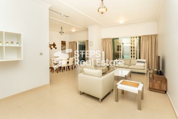 Flat in the Heart of West Bay - 1