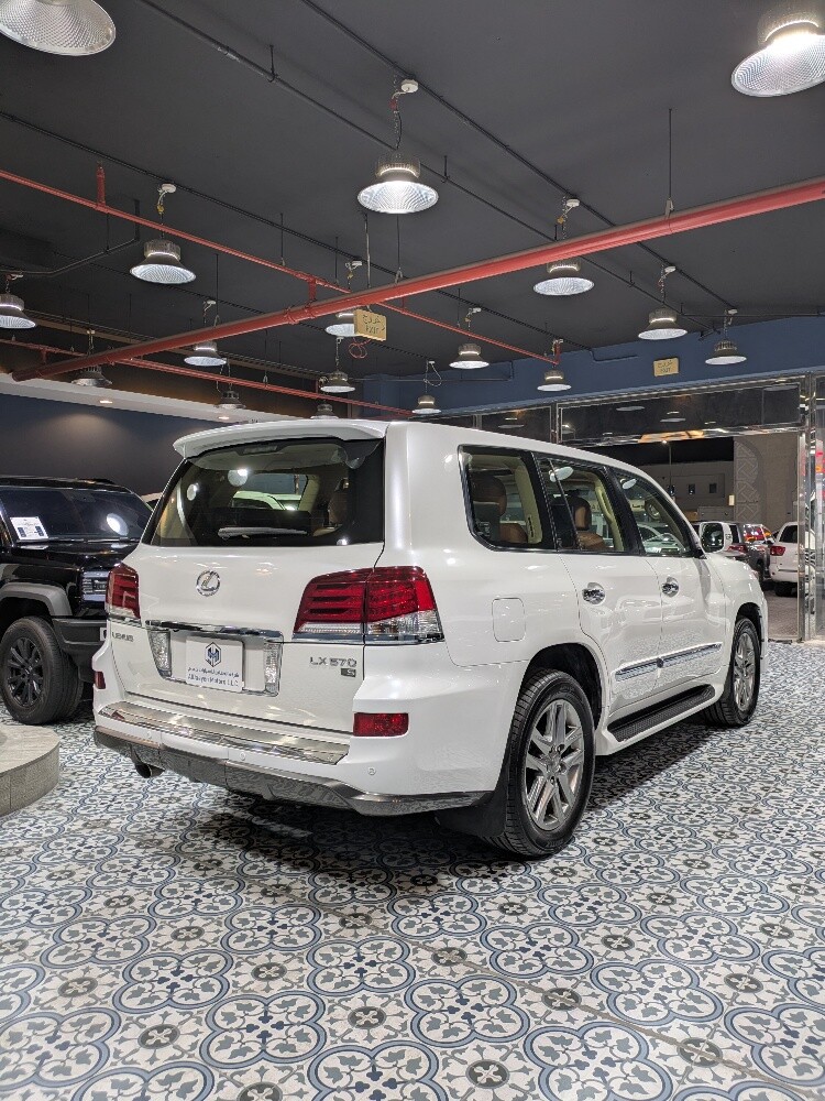 LEXUS LX 570 S 2014 - 6