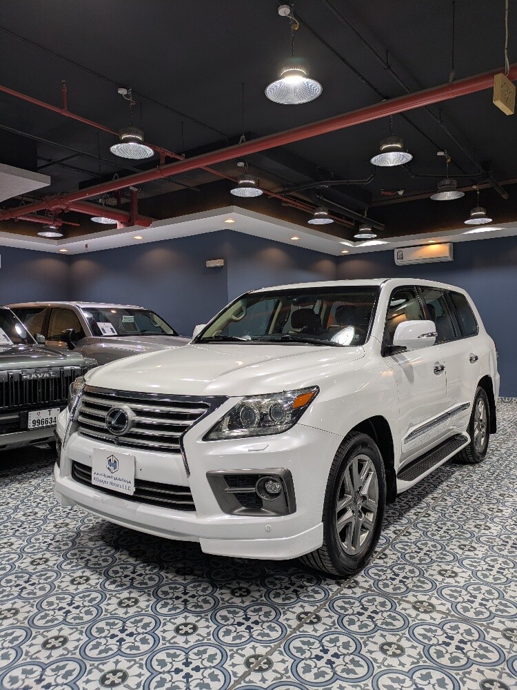 LEXUS LX 570 S 2014 - 1