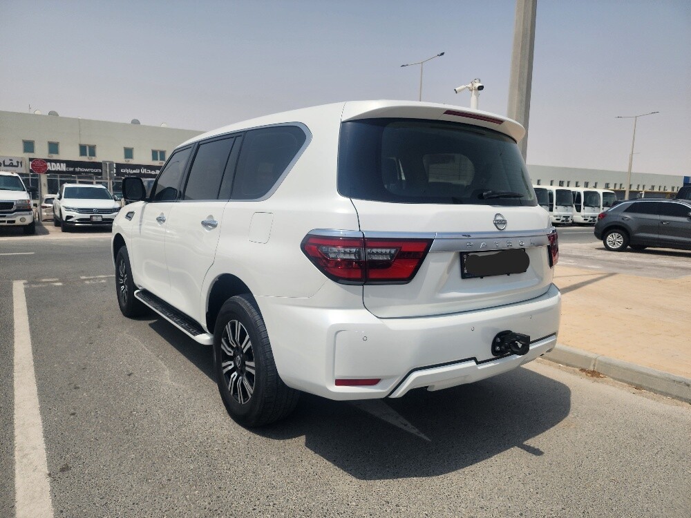 Nissan XE - 4