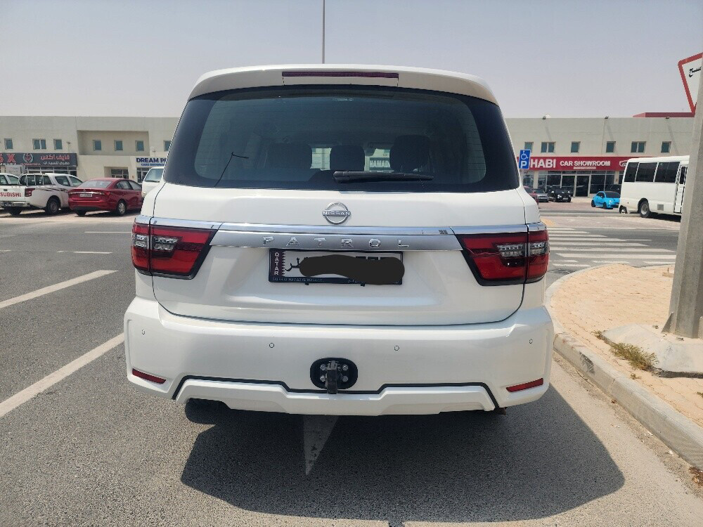 Nissan XE 2022 white - 5