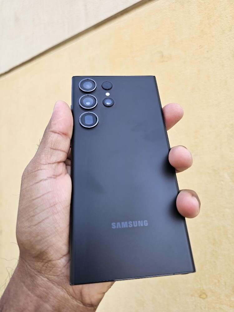 Samsung Galaxy s23 Ultra - 1