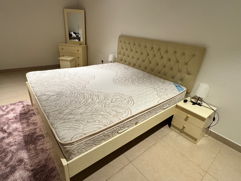 King Bedroom Set (180 cm) + Mattres - 4