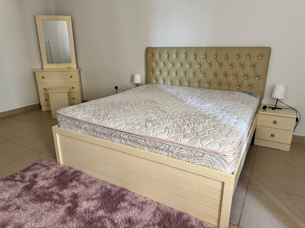 King Bedroom Set (180 cm) + Mattres - 1