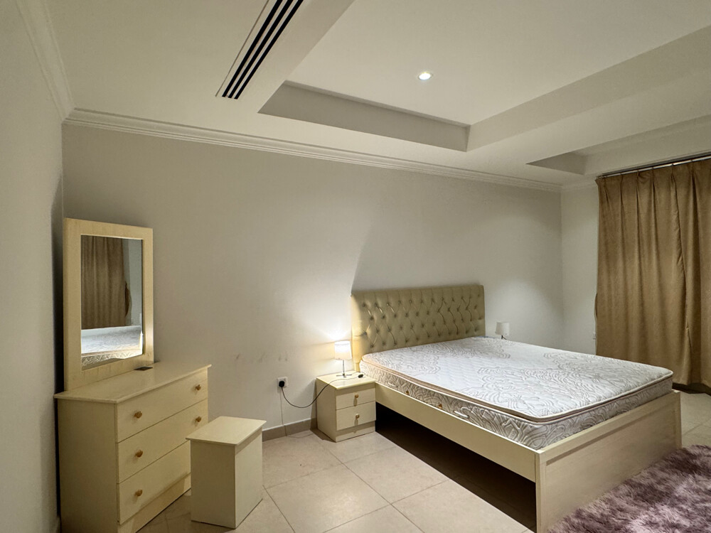 King Bedroom Set (180 cm) + Mattres - 10