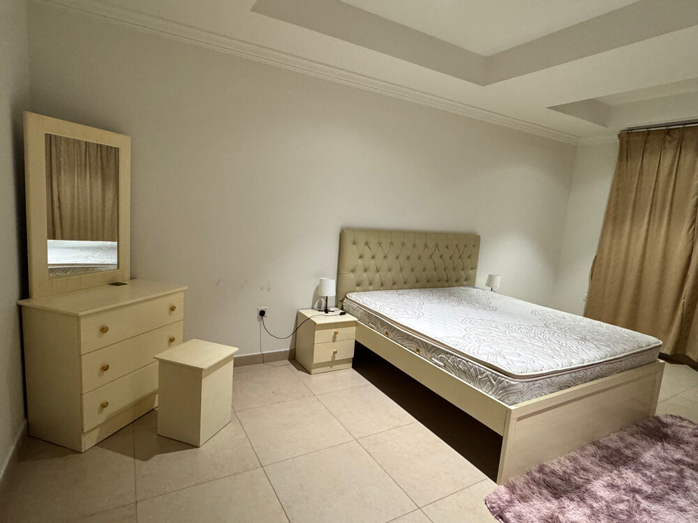 King Bedroom Set (180 cm) + Mattres - 7