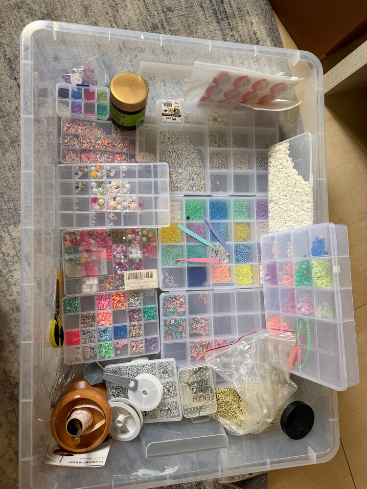 beads with containers and box - 2