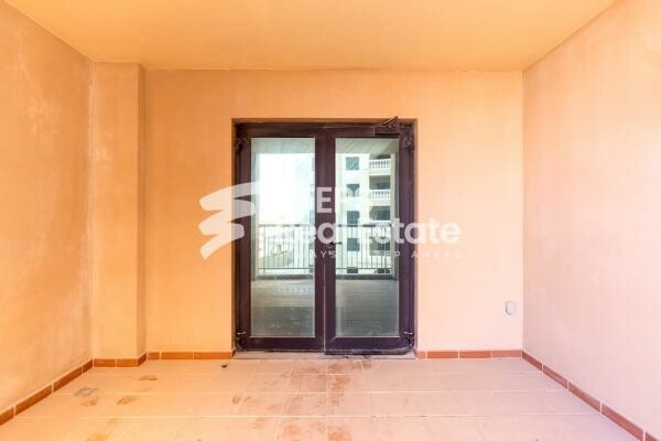 Apartment in Prime Pearl Location - 11