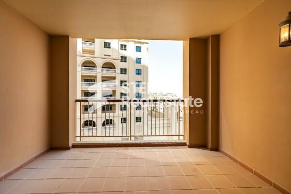 Apartment in Prime Pearl Location - 3