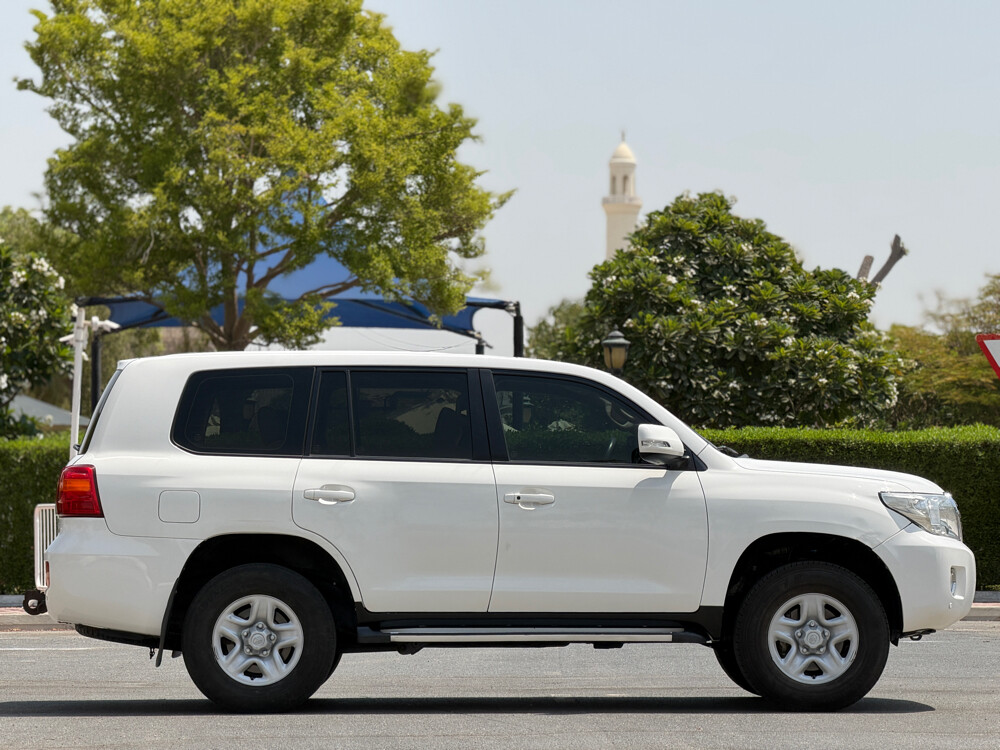 Toyota Land Cruiser GX - 8
