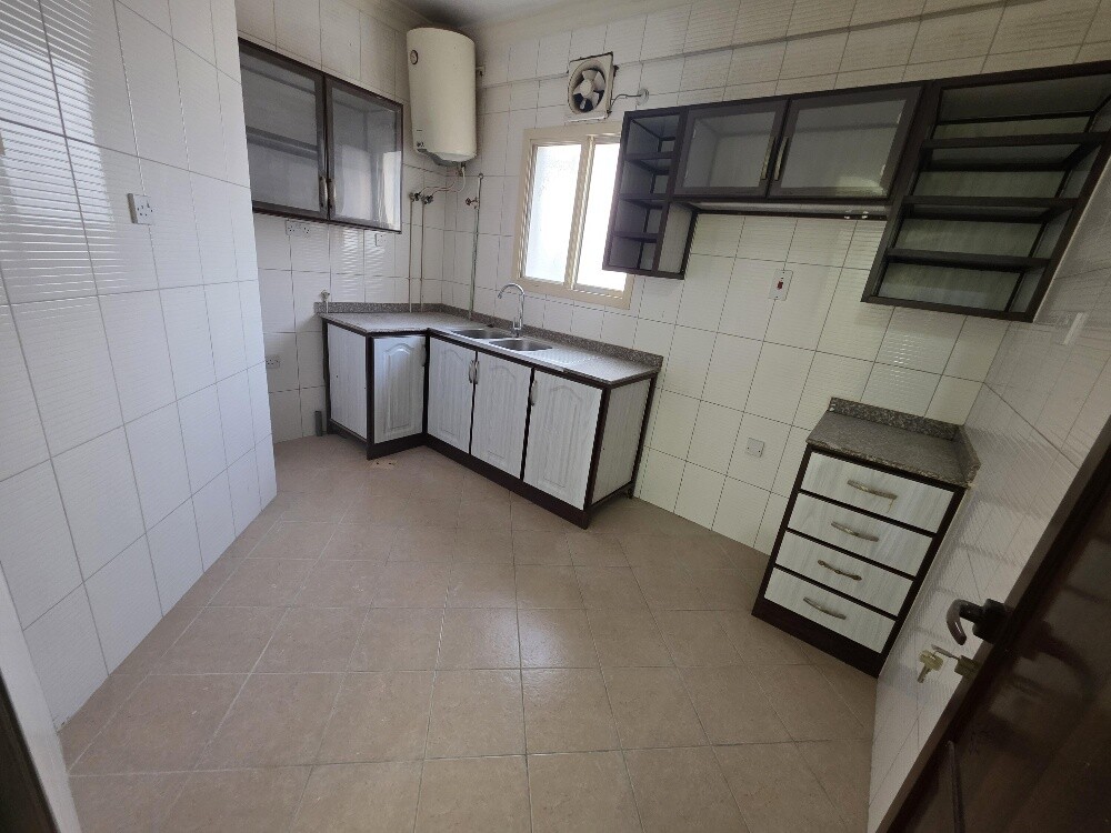 Flats for rent in bin omran - 5