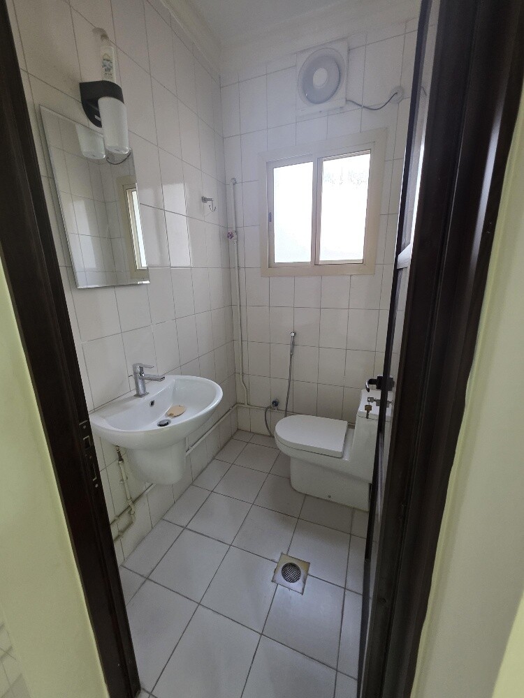 Flats for rent in bin omran - 4