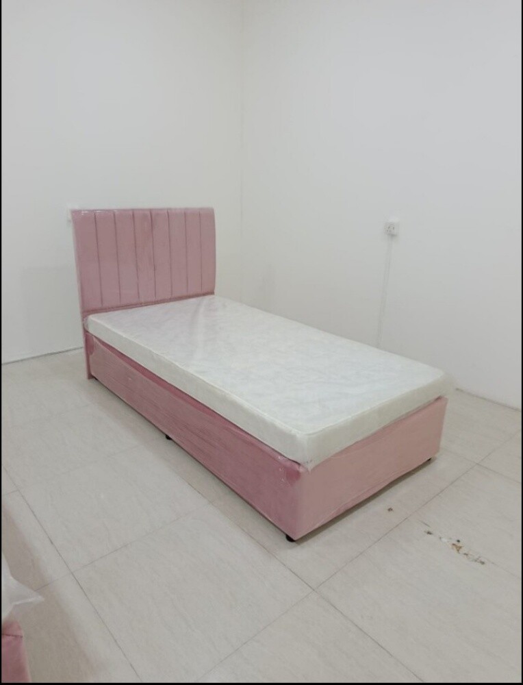Complete bedroom set, bed, mattress - 8