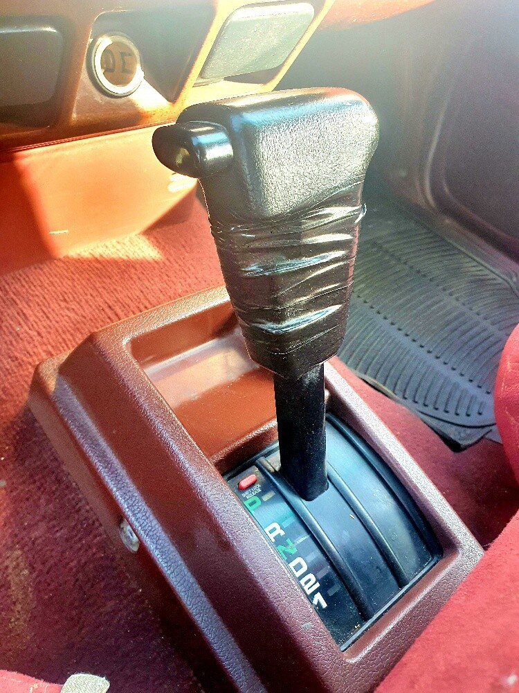 Nissan pickup GL automatic - 2