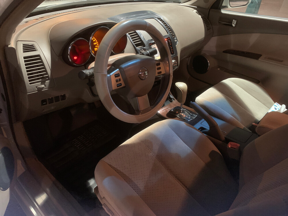 Nissan Altima v6 full option - 6
