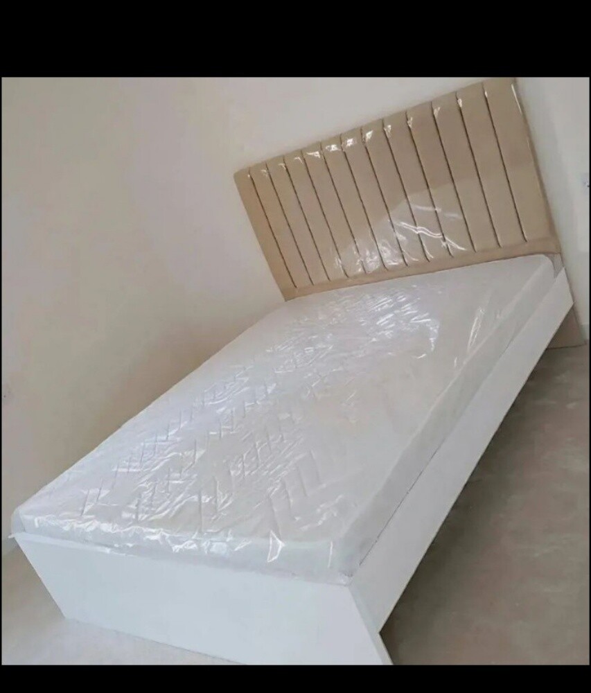 سرير مزدوج مع مرتبة للبيع - 5