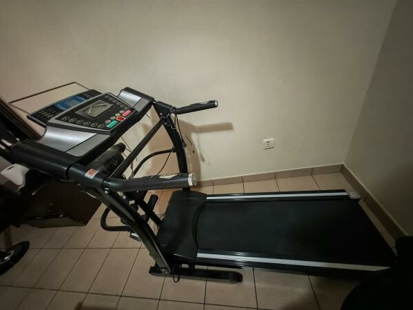 Treadmill for sale perfect as new - 6